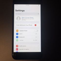 iPhone 8 iCloud Unlocked And Carrier Unlocked 64 GB SOME SCRATCHES 