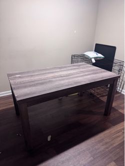 Kitchen Table and 2 chair available