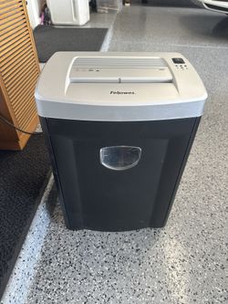 Fellowes paper shredder