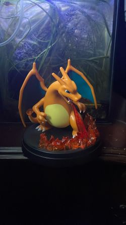 CHARIZARD statue