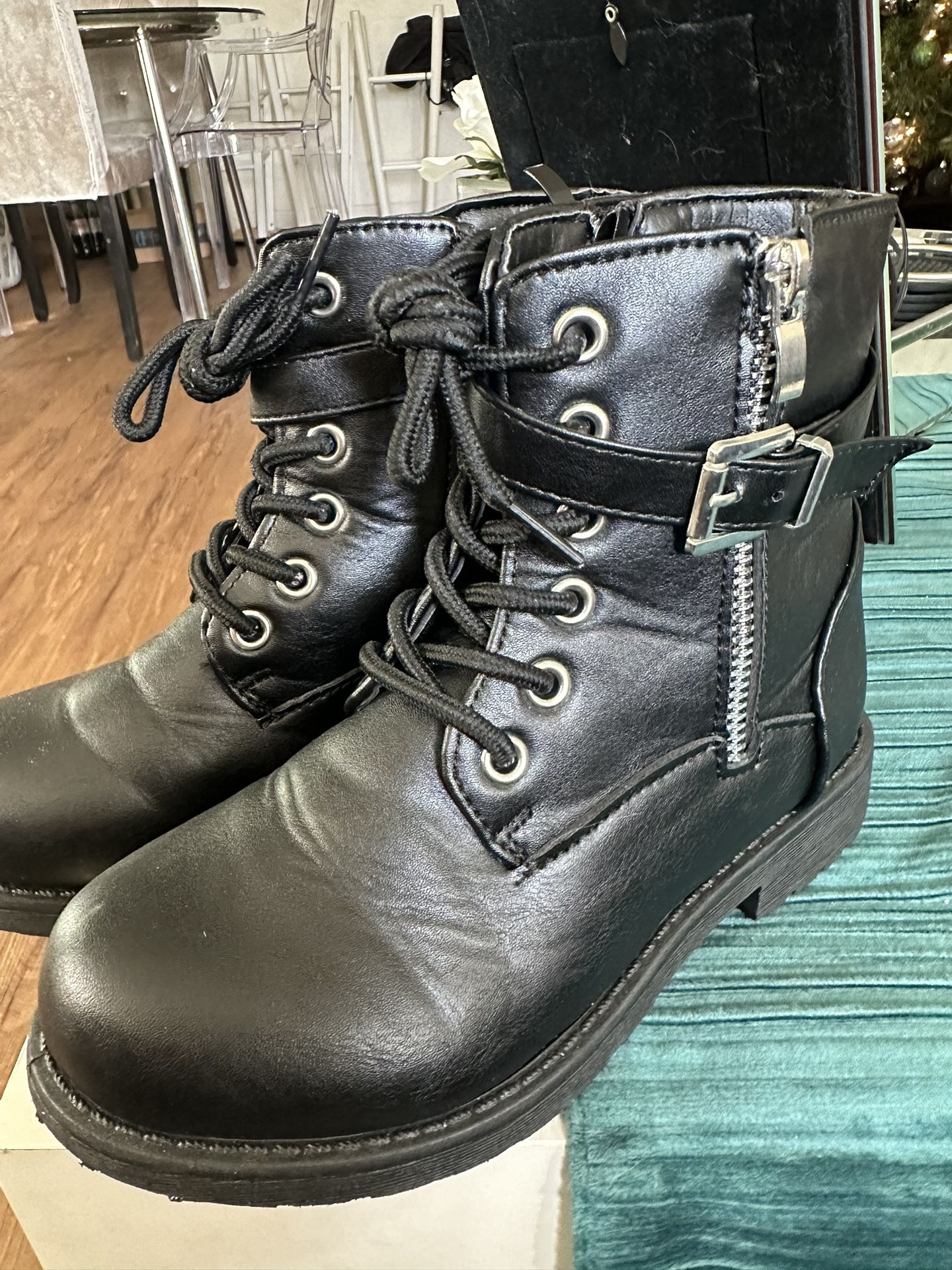 Girls Boots