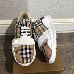 Burberry Shoes 