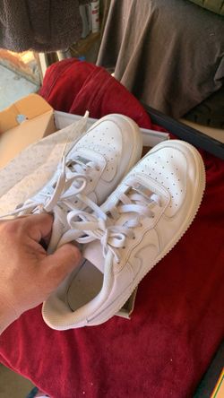 NIKE AIRFORCE 1 SIZE 6Y