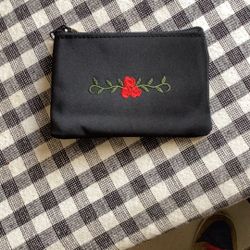 Coin Purse Travel Keychain Case Pouch Red Embroidered Rose Bud Green NWOT New ZipperBlack