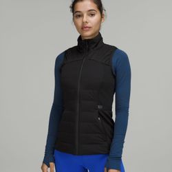 Lululemon Down for it all vest in black NWT Size 6 