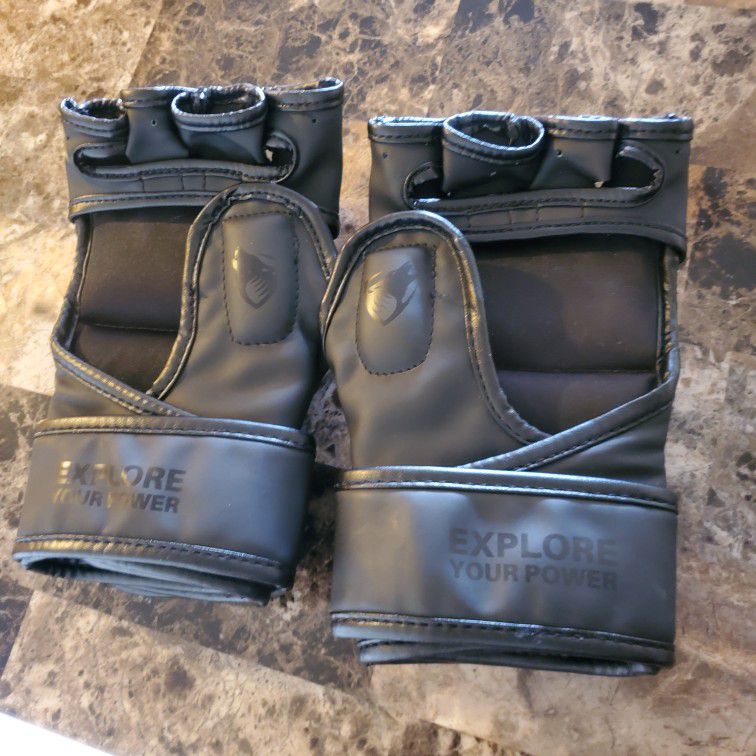 Liberlupus MMA Gloves, UFC Gloves for Men & Women, Kickboxing Gloves
