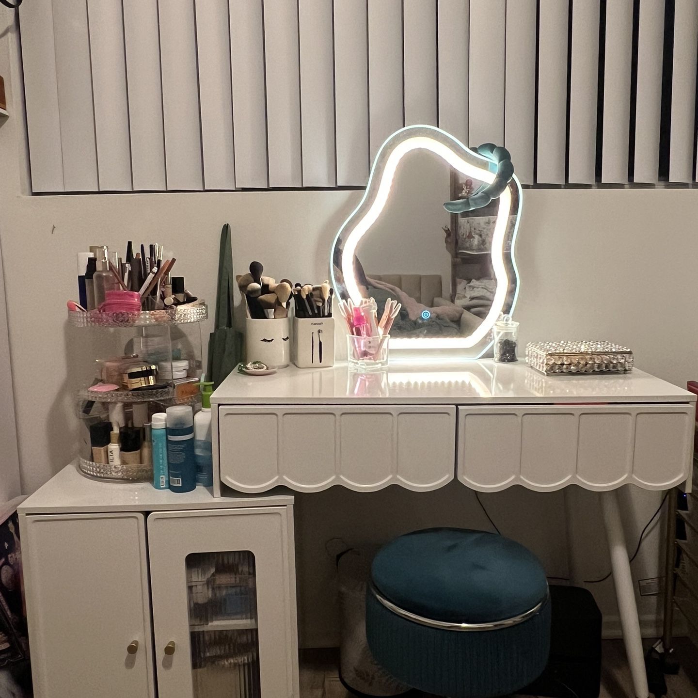 Vanity / Desk With Mirror And Storage