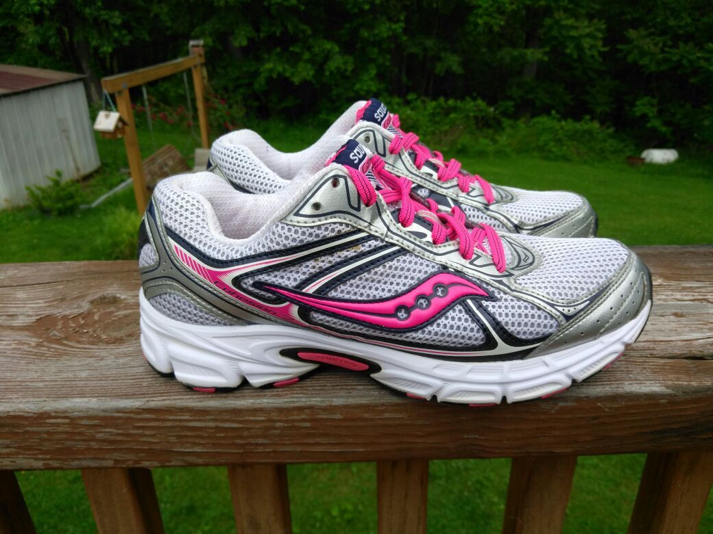 Women's sacuany shoes size 8.5