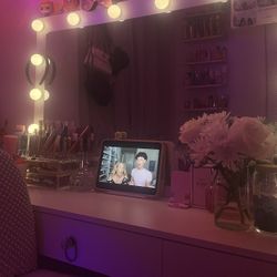 Vanity For Sale , 7 Spacious Drawers , Well Taken Care Of