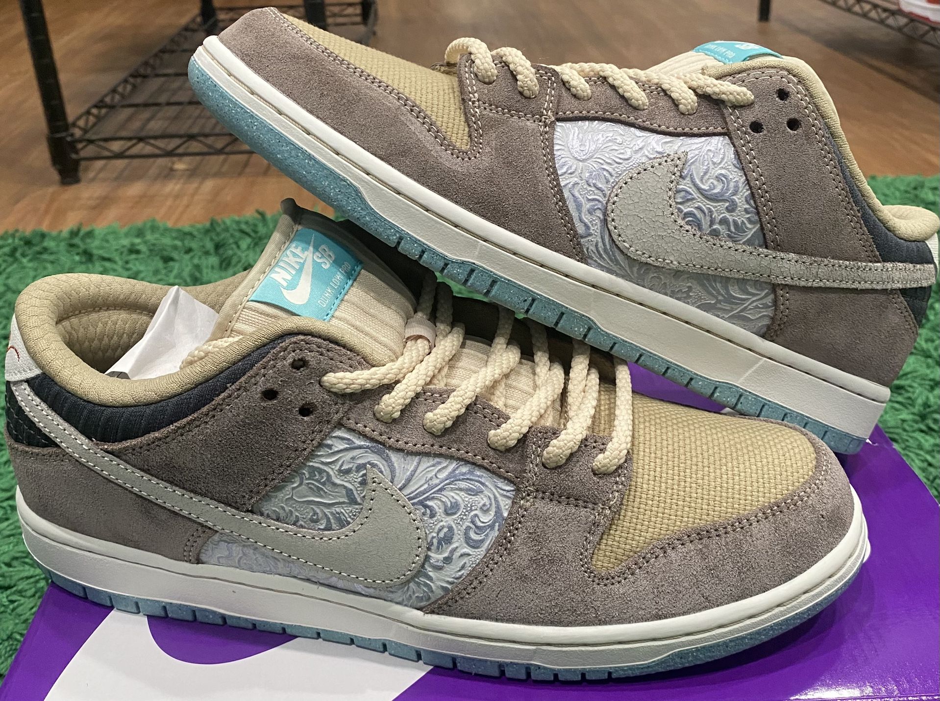 Nike SB Dunk Low Big Money Savings Size 9.5, 10, 11, 11.5, 13 Deadstock/Brand New With Receipt!