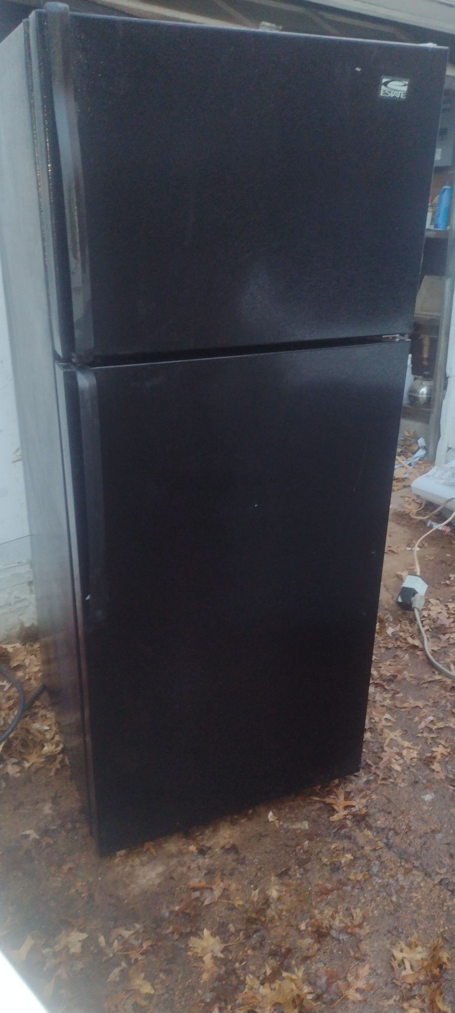 BLACK SPACE SAVER REFRIGERATOR IN MINT CONDITION 