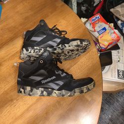 Men's Black And Camo Reeboks Size 10 And 1/2