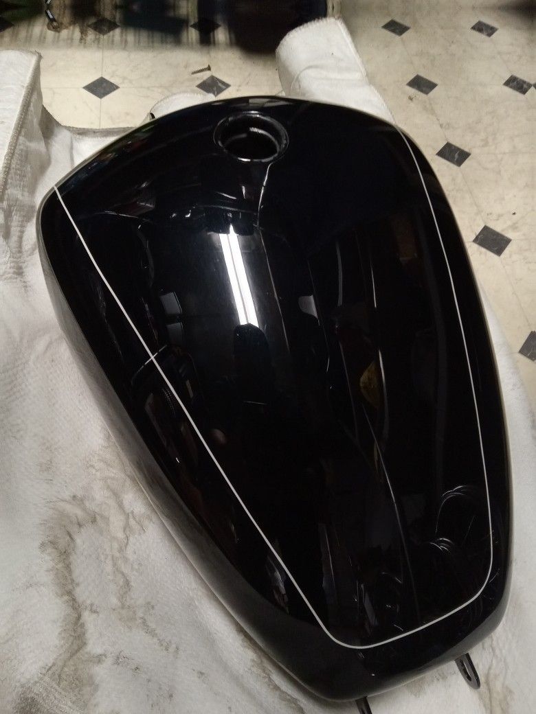 Street Bob Gas Tank Dyna Softail