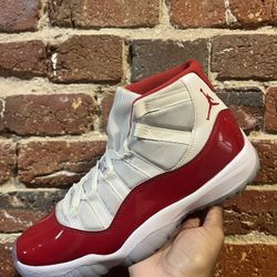 Jordan 11 Cherry Size 8.5