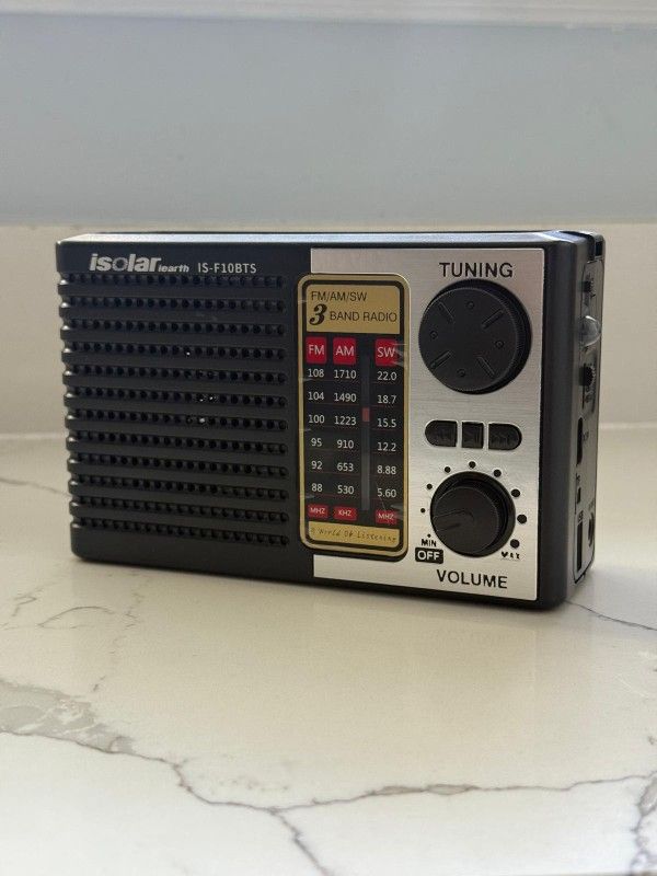 Solar Radio With Bluetooth