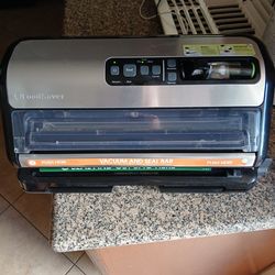 FoodSaver FM5200 2-in-1 Vacuum Sealer - Like New, Works Great! $90 OBO