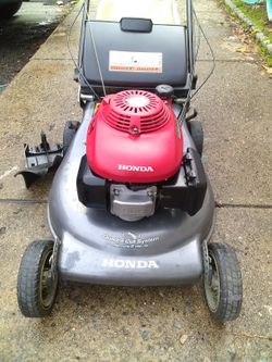 Self propeller Honda you are the blade control and throttle control