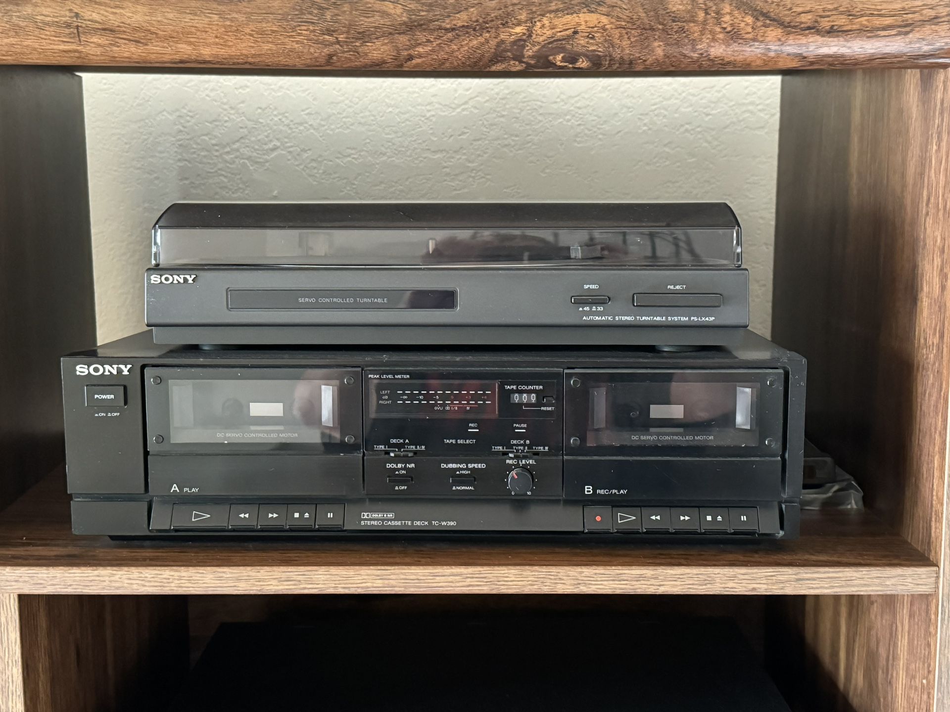 Sony Stereo System w/speakers and turntable