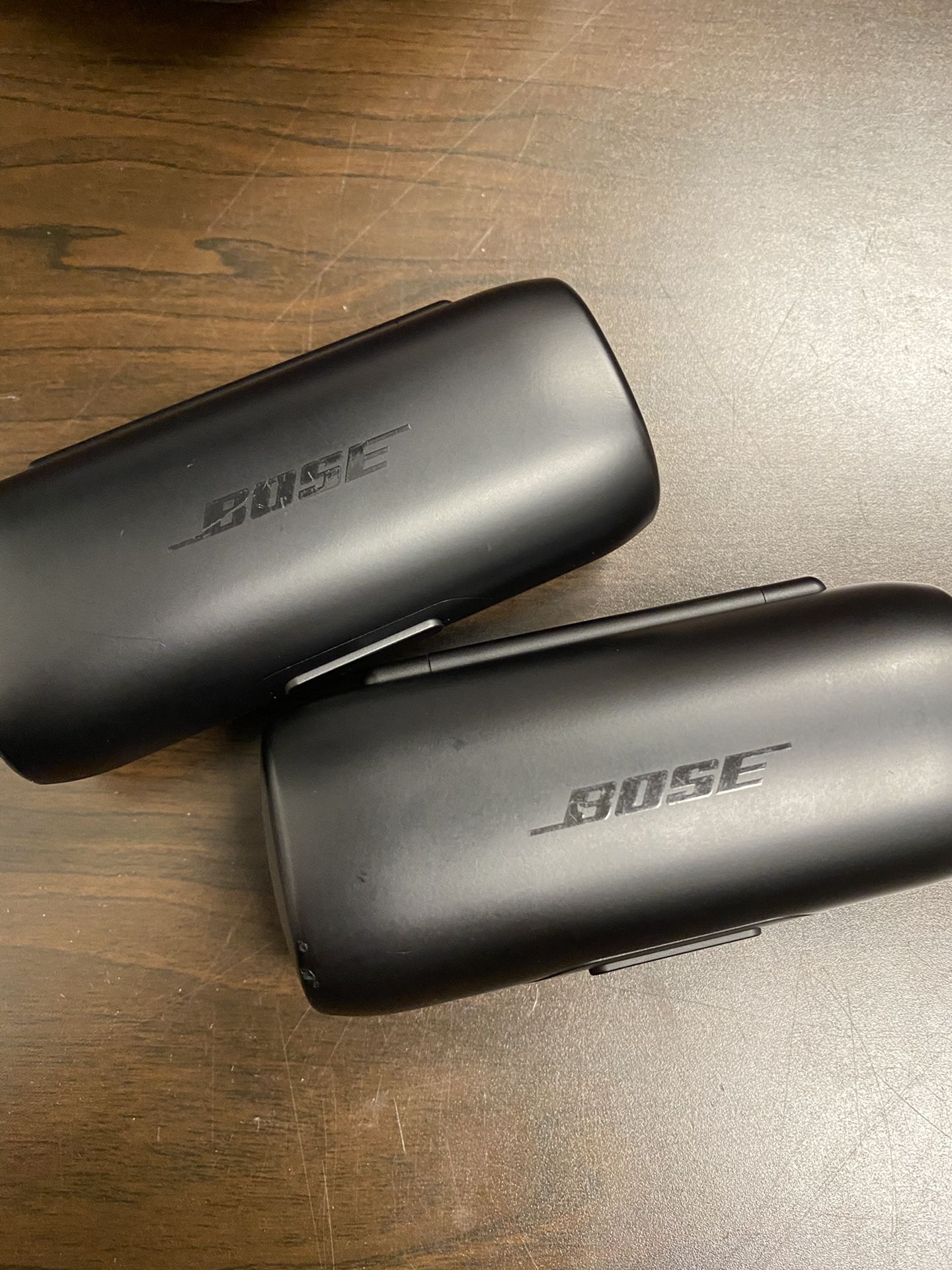 Bose soundsport wireless earbuds and extra charging case