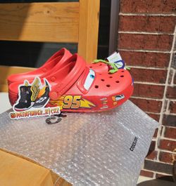 LIGHTNING MCQUEEN ADULT CLOGS