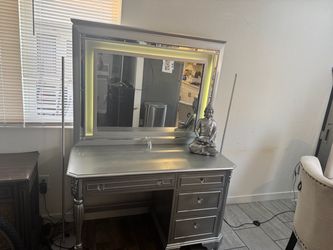 Grey vanity with led mirror