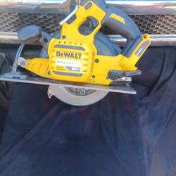 DeWalt XR 20v Max 7-1/4 Brushless Cordless Circular Saw