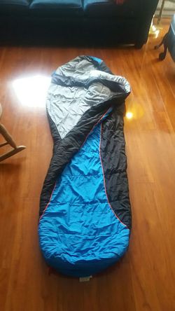 Exxel Arctic 0 Degree F Mummy Bag. for Sale in Everett, WA - OfferUp