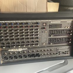 Samson 900W Powered Mixer 