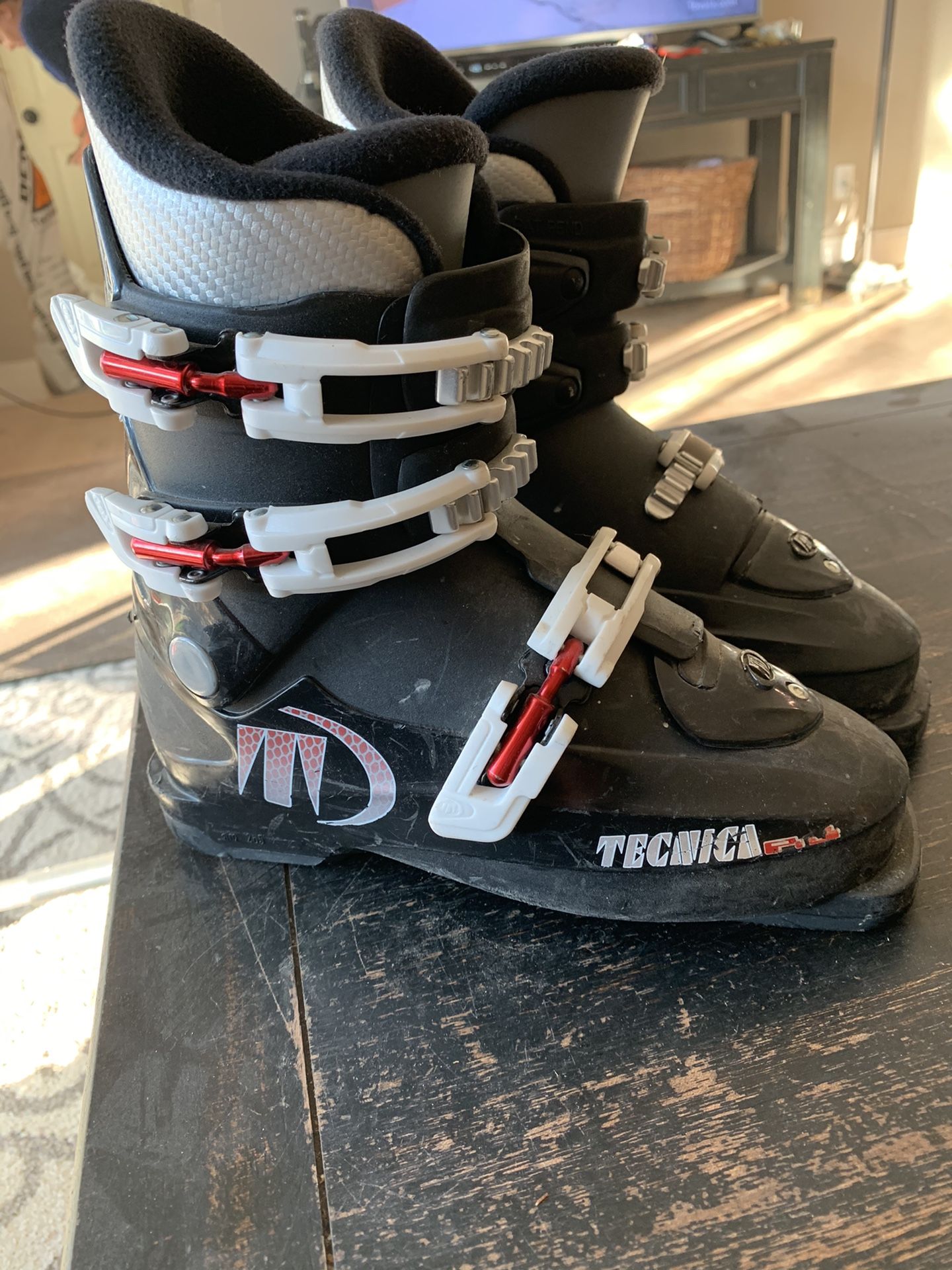 Ski boots, children sizes only $25 each