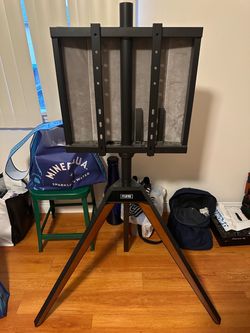 Fitueyes Tv Stand