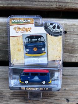Green light toy car