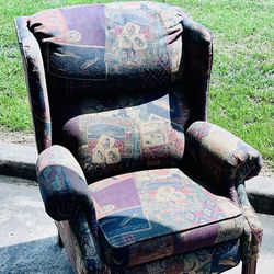 LAZBOY “OUTDOOR LOVERS” RECLINER! ARMCHAIR & FULLY LAID BACK RECLINER! UNDER LEG EXTENSION SEALED FABRIC REPLACEMENT CUTS TO FRESHEN & REPAIR CHAIR 🪑