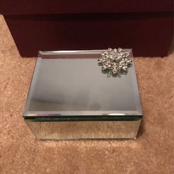 Gorgeous ! Diamond Stone Crystal Jewelry Box !