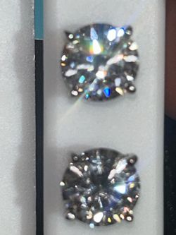 Moissinite men’s earrings