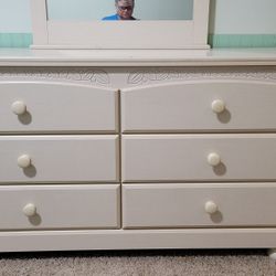 4pc Ivory Bedroom Set