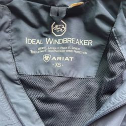 ariat windbreaker 