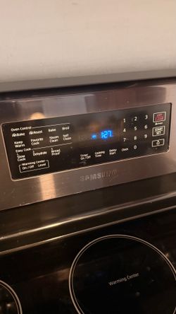 Samsung 4-Burner Electric Range with Warming Center