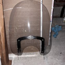 Harley-Davidson Detachable Windshield w/ Mounting Brackets – Light Smoke