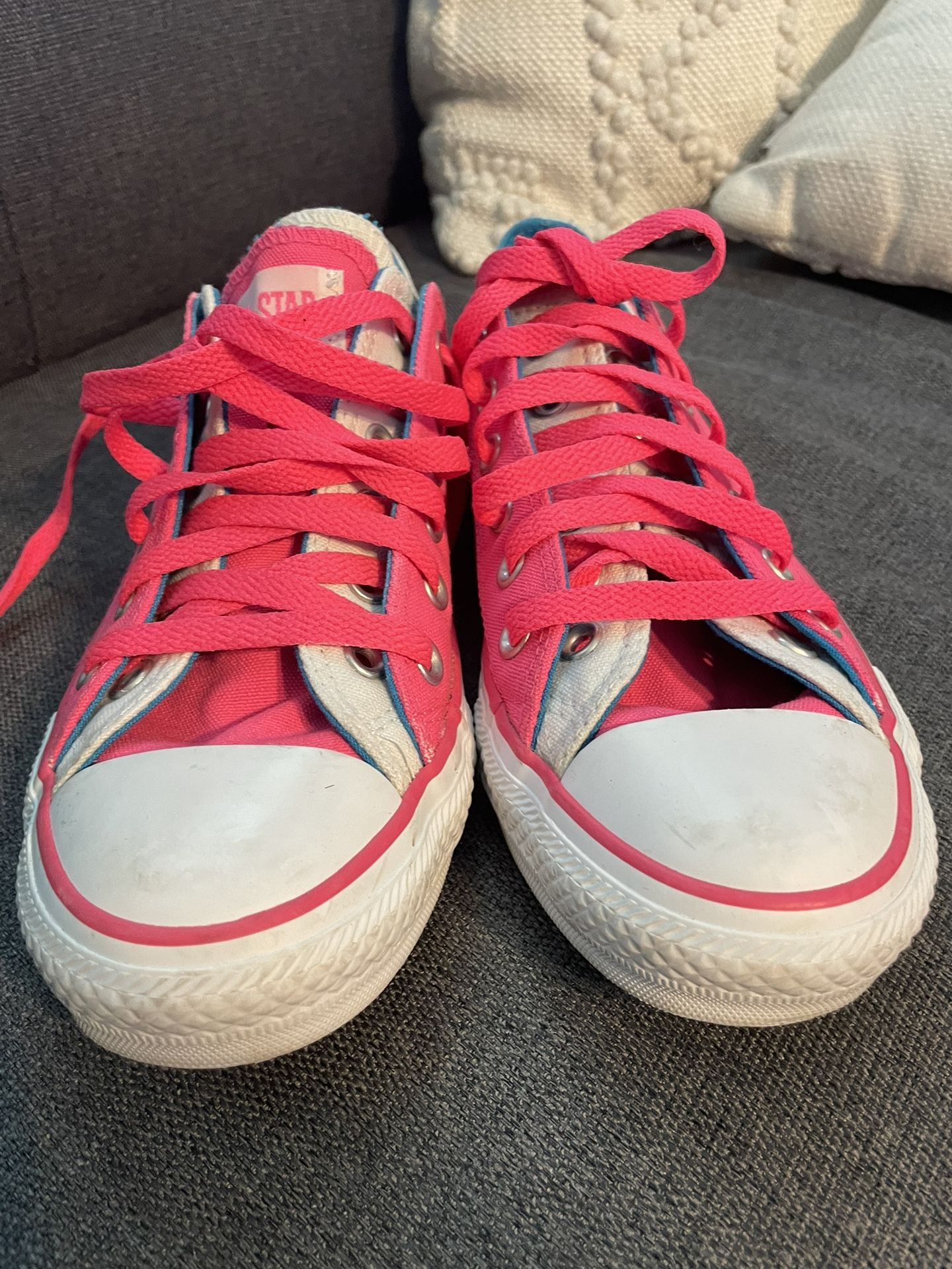 Converse Pink And White 