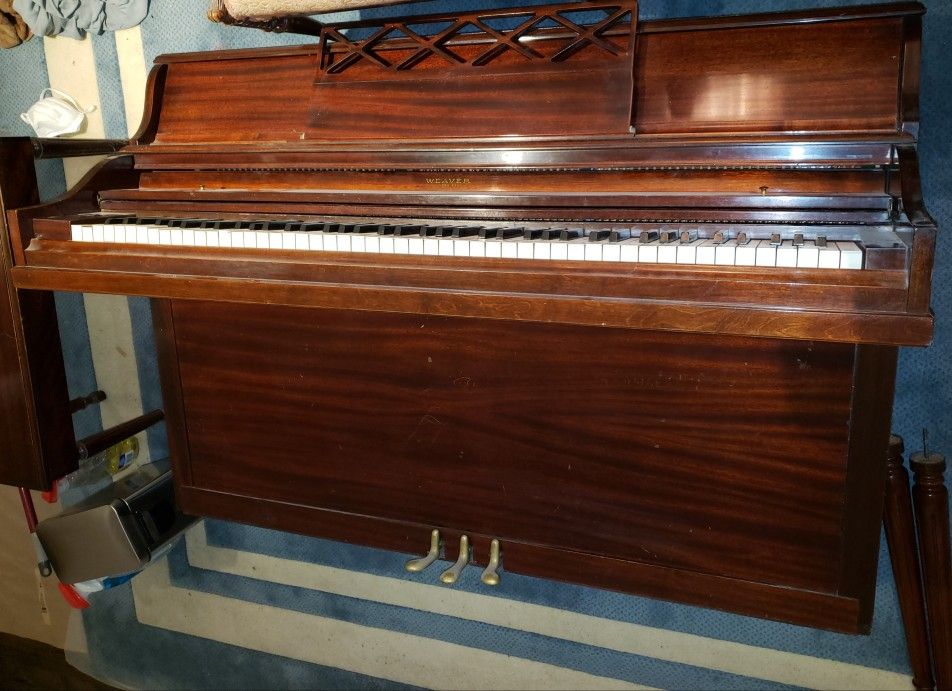 Weaver York, PA Upright Piano and Storage/Bench