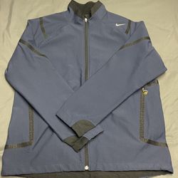 Men’s Nike Zip up with deep pockets Jacket - Size XL