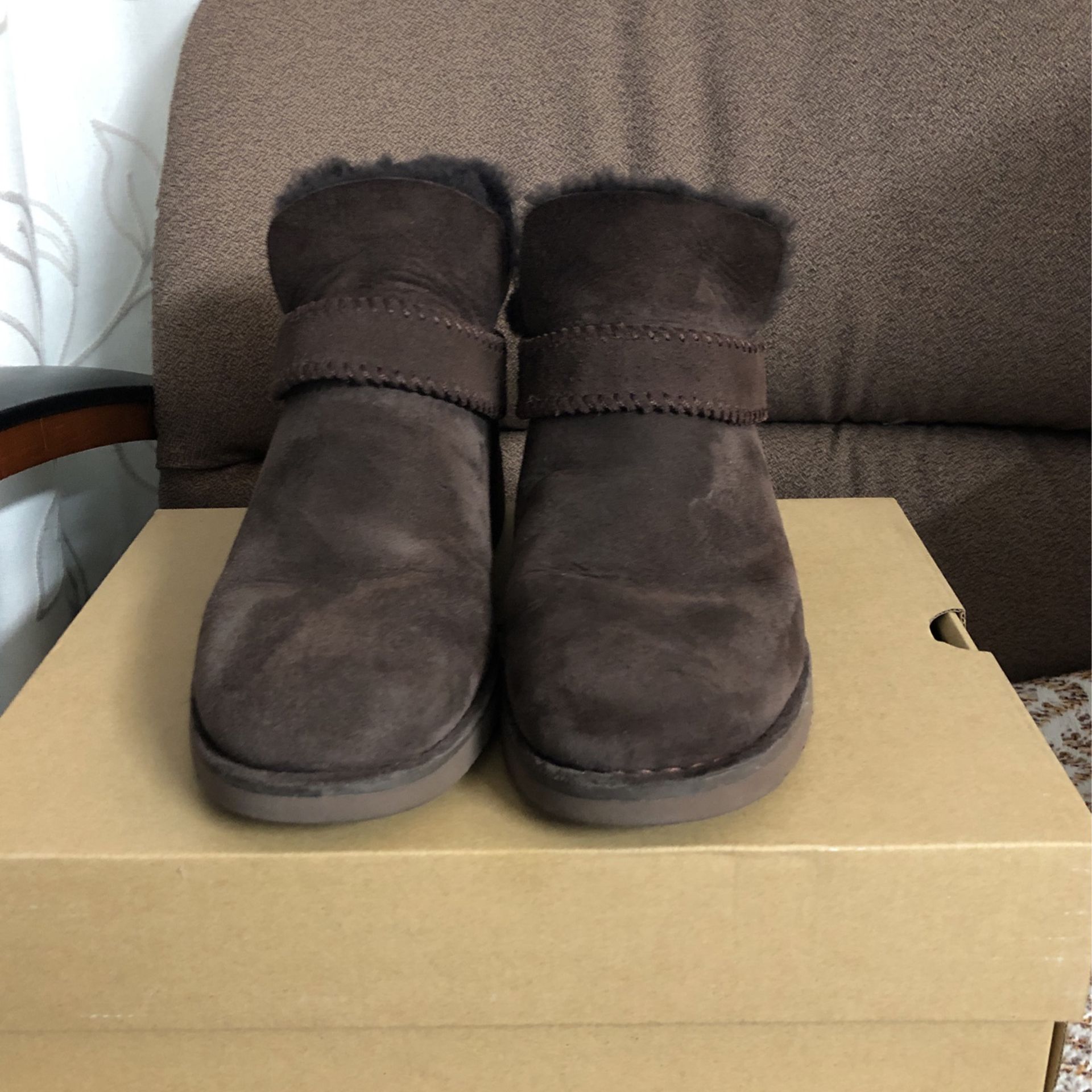 Brown Size 8 Ugg Boots