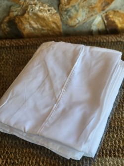 2 Pairs Of White Mueller Ultratemp King Pillow Cases