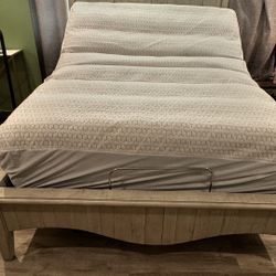 Recliner Queen Bed 