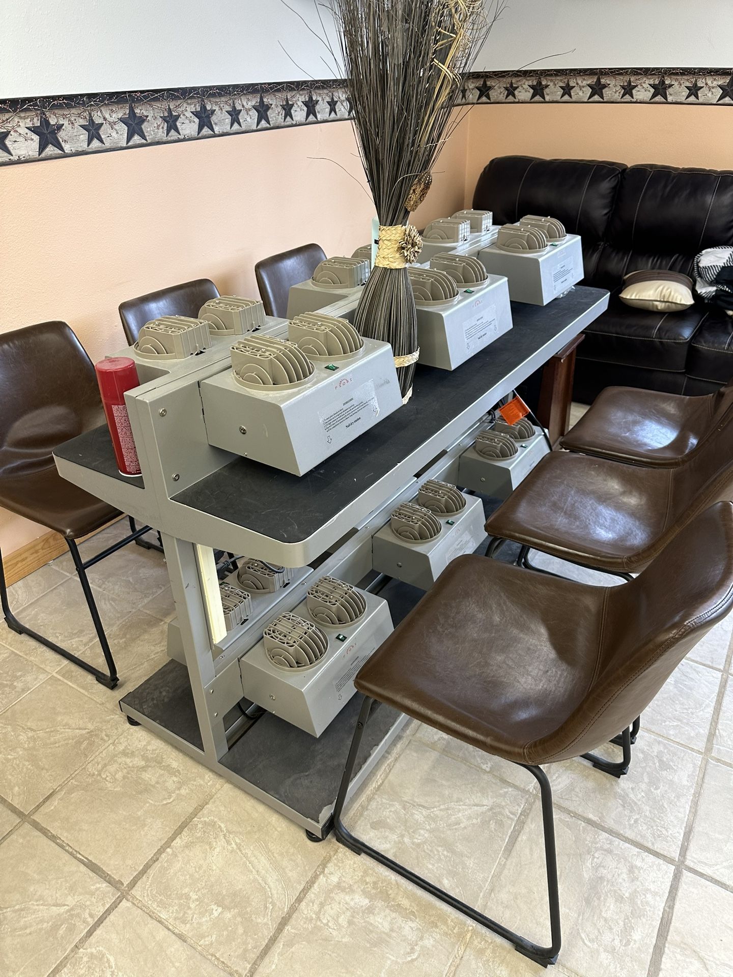 Fioni Nails dry station hand and feet