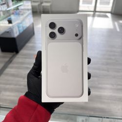 BRAND NEW SEALED iPhone 17 Pro Max Unlocked 256GB $1149 or $60 Down! CHEAPER THAN APPLE