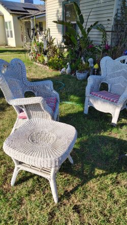 Three wicker set,just needs good paint job