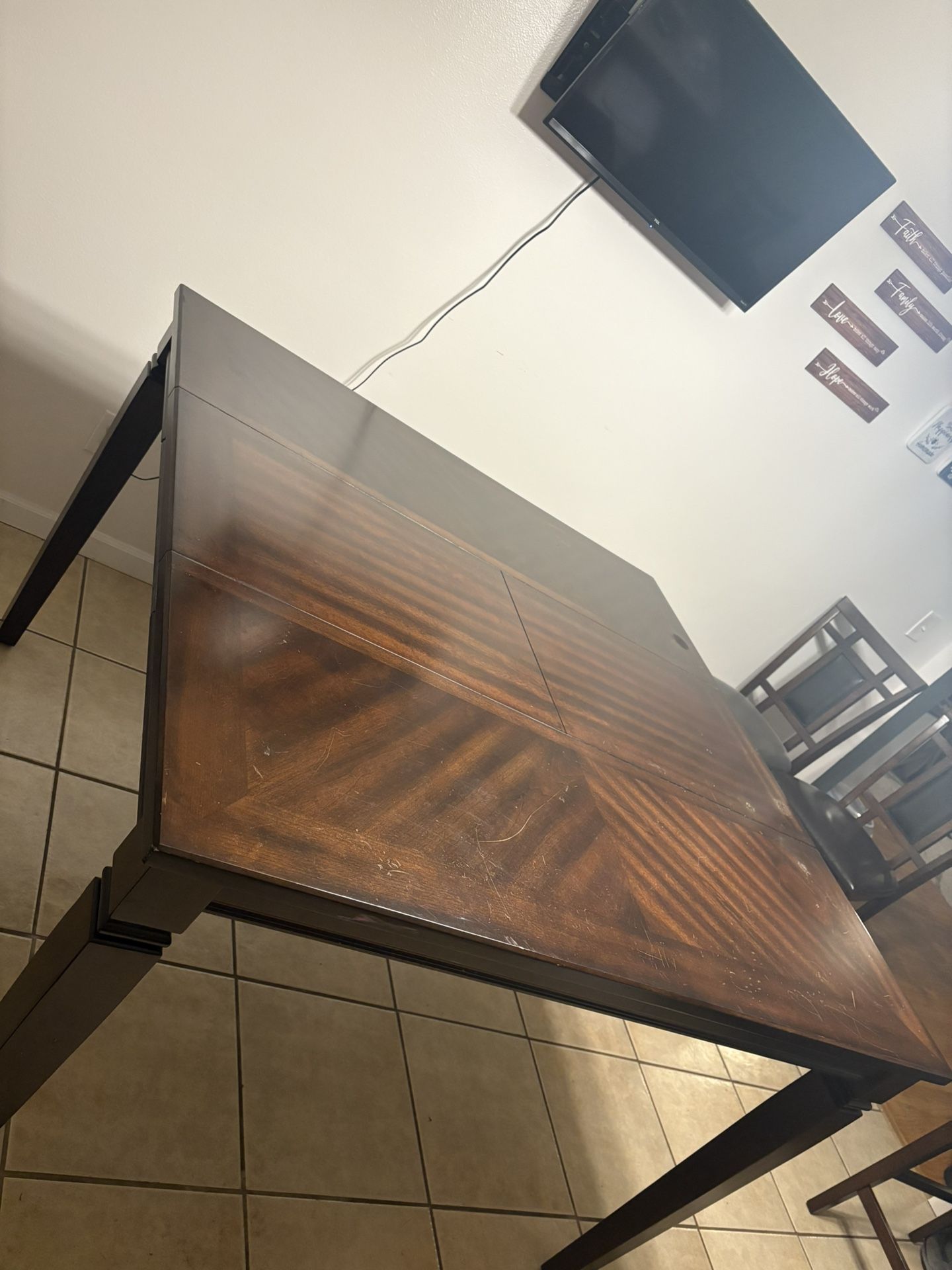 Extendable kitchen Table