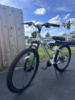 2 Mountain Bikes 27.5 And 26”