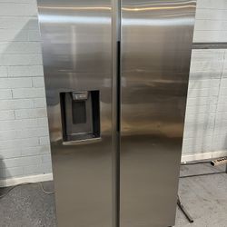 Beautiful Samsung 2-Door Refrigerator
